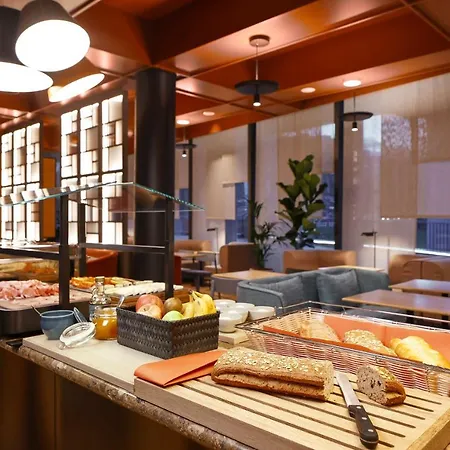 Adina Geneva Hotel 4*
