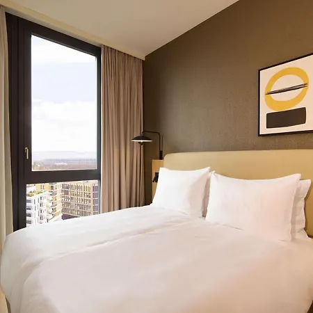 Adina Geneva 4*